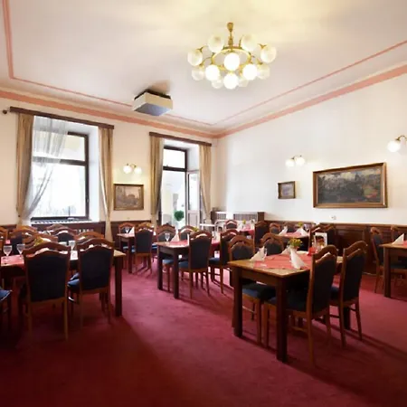 U Cerneho Orla Hotel 3*