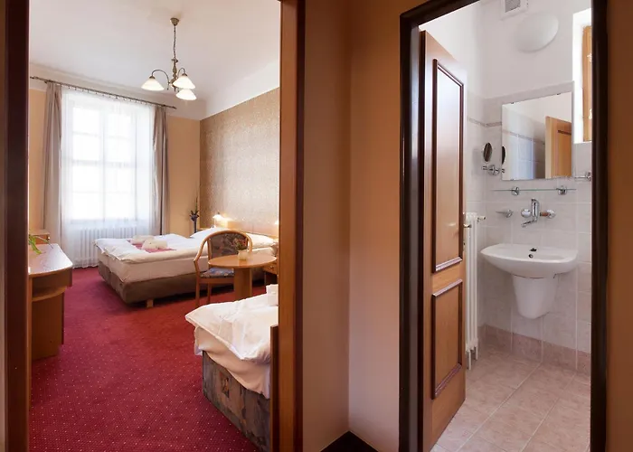 Hotell U Cerneho Orla 3*