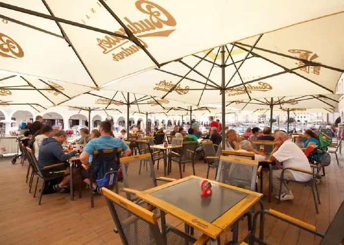 U Cerneho Orla Hotell Telč